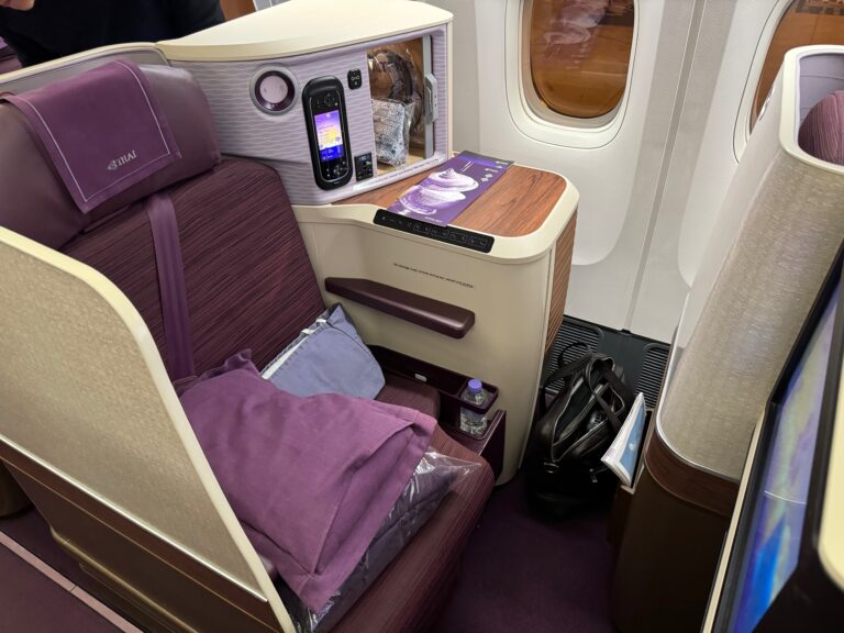 15B on Thai Airways 777-300ER